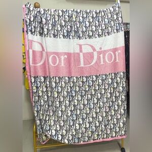 D Pink and White Logo Throw blanket